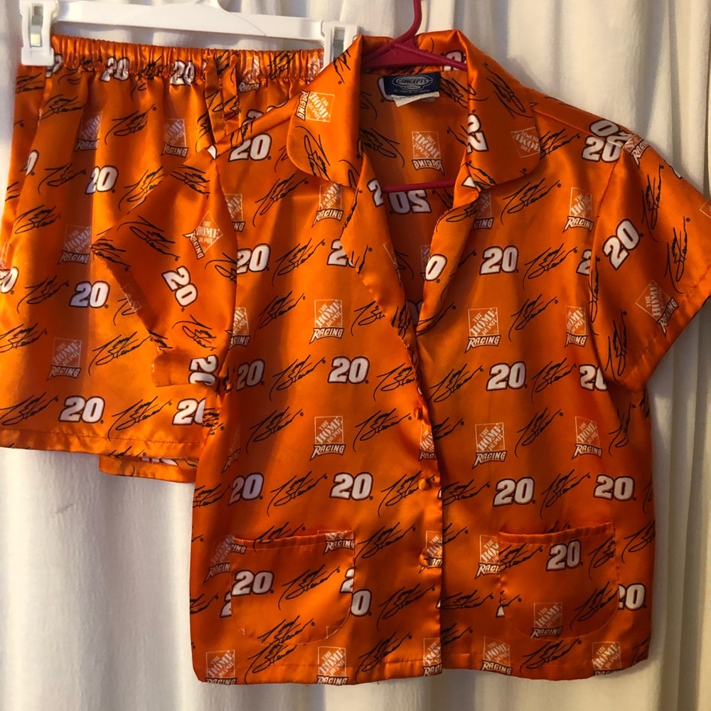 Outfit: tony stewart #20 kids orange shorts/shirt small